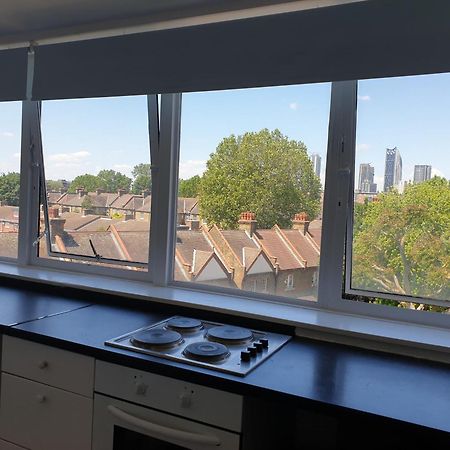 Double Room In Private Apartment Лондон Екстериор снимка