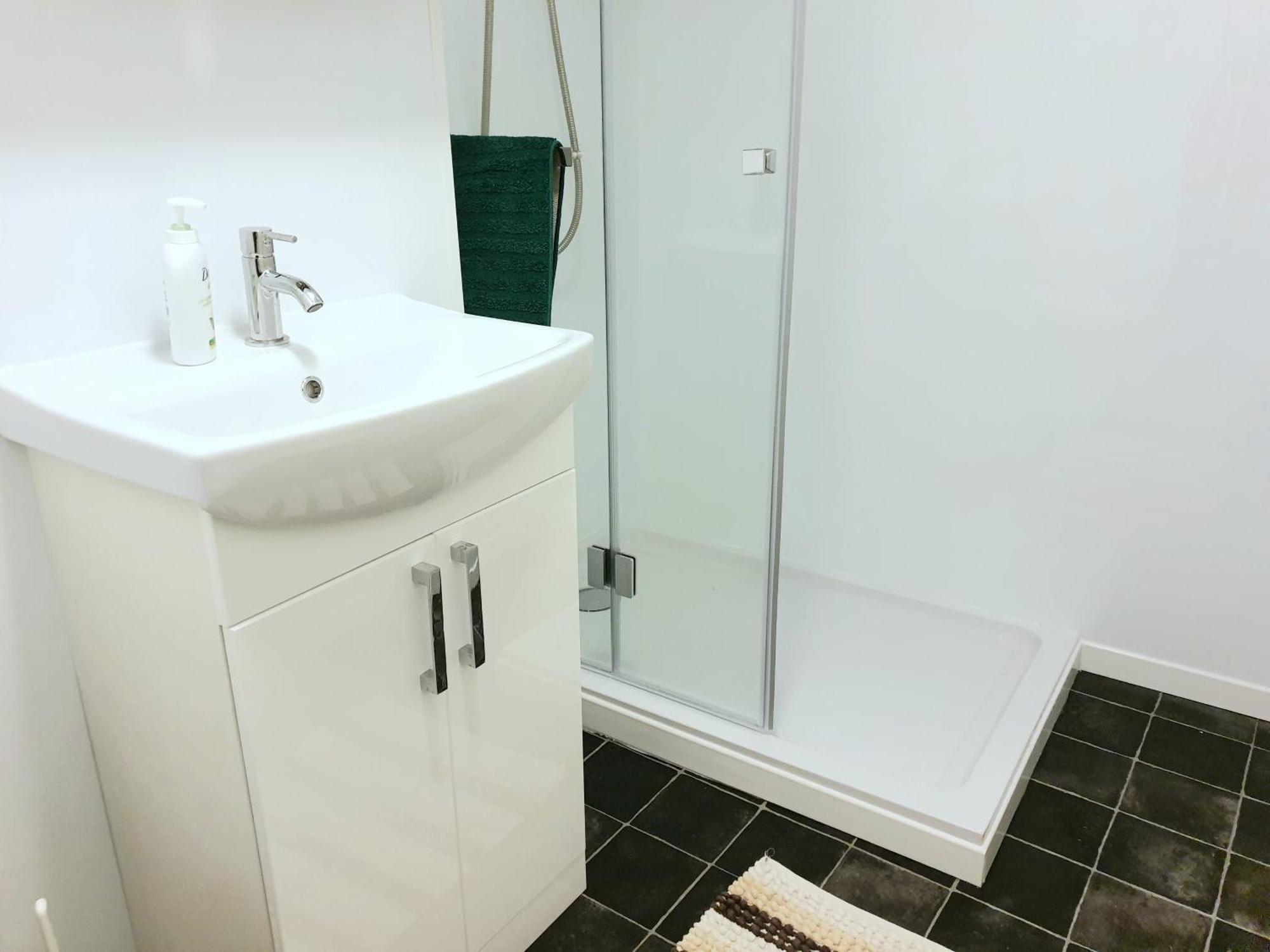 Double Room In Private Apartment Лондон Екстериор снимка