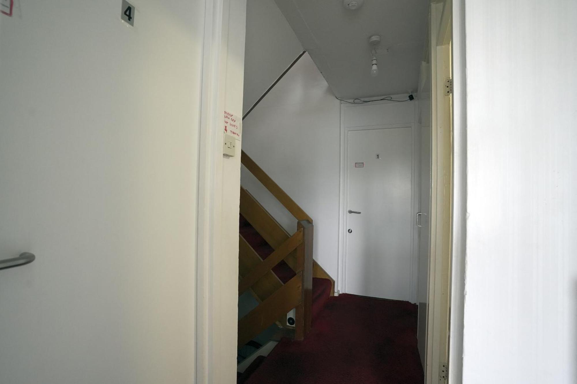 Double Room In Private Apartment Лондон Екстериор снимка